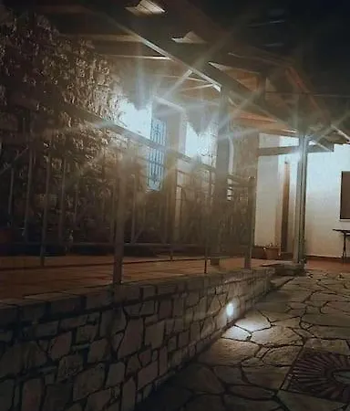 بيت للعطل άνθεμις *